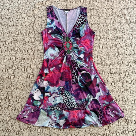 VENUS Tops - Venus Y2K Floral Animal Print Embellished V-Neck Top Size Medium